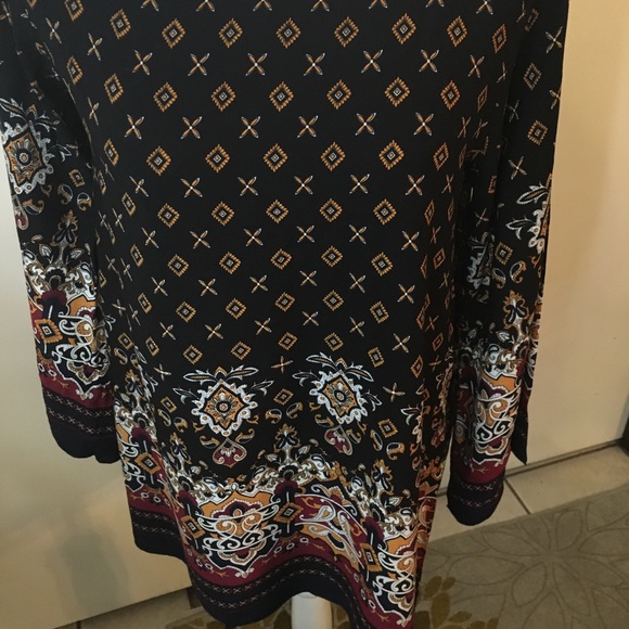 3/4 bell sleeve blouse with pattern - Picture 3 of 6